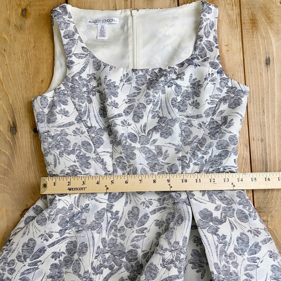 Maggie London Dress Bell Skirt with Tulle Formal Gray‎ White 2 - Picture 10 of 12